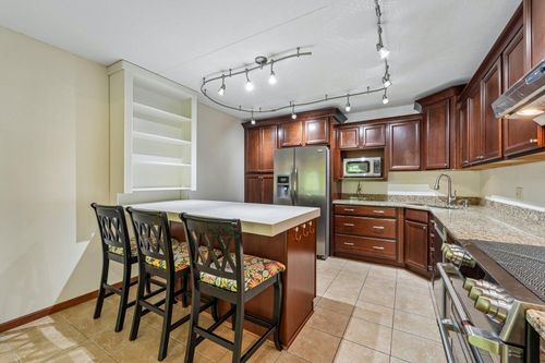 202-2445 Londin Ln E, Maplewood, MN, 55119-5583 | Card Image