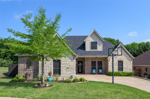 1611 Moreland Dr, Sherman, TX, 75090-2351 | Card Image