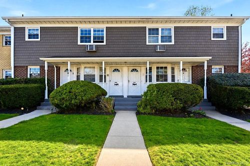 3609-f-3609 Wilshire Ln, Oakdale, NY, 11769-1439 | Card Image