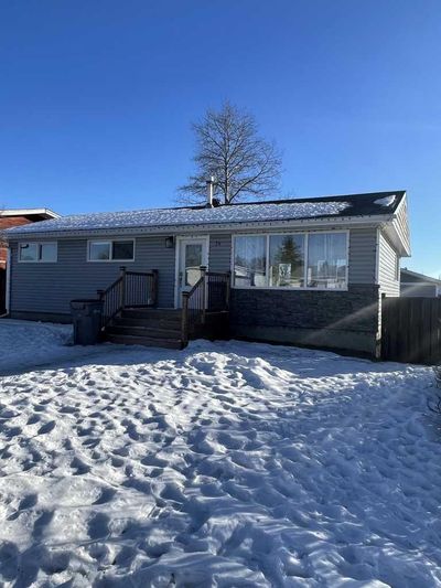 36 Wedow Dr, House detached with 4 bedrooms, 3 bathrooms and 3 parking in Whitecourt AB | Image 1