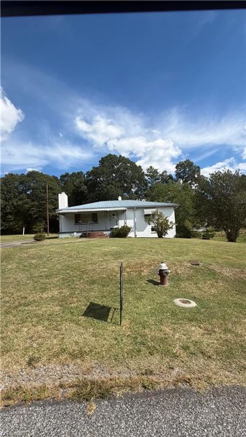 101 Bethlehem Ave, Thomasville, NC, 27360-3304 | Card Image