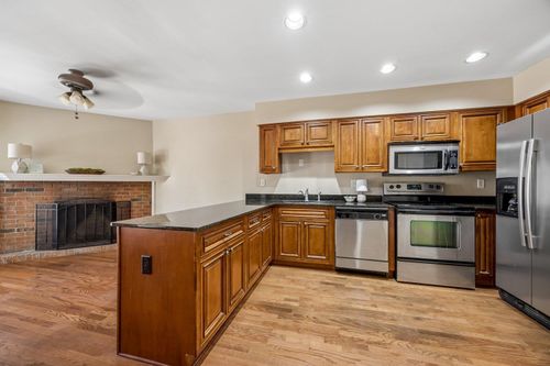 b-1685 Regents Park Dr, Memphis, TN, 38104 | Card Image