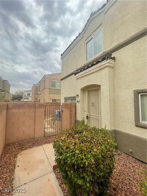 2-6324 Rolling Rose St, North Las Vegas, NV, 89081-3822 | Card Image