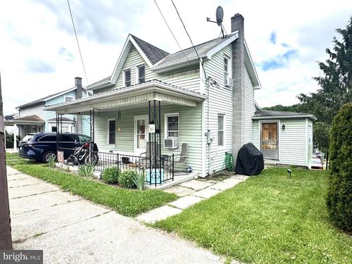 421 E Freedom Ave, BURNHAM, PA, 17009-1304 | Card Image