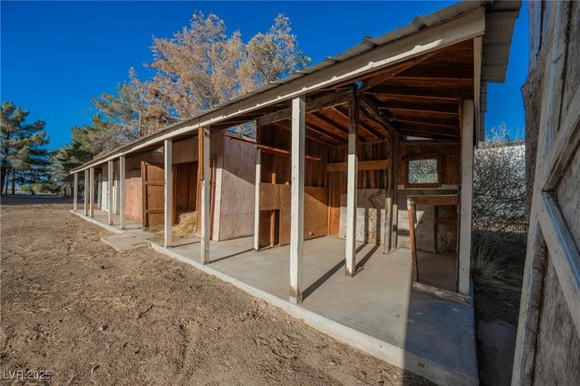 Small storage structures on concrete slab | Image 42