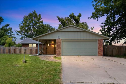 504 S 11th Pl, Rogers, AR, 72756-4337 | Card Image