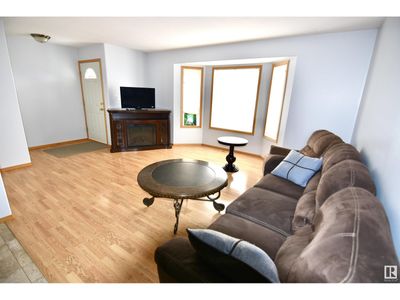 4820 49 Ave, Home with 3 bedrooms, 2 bathrooms and null parking in St. Paul AB | Image 2