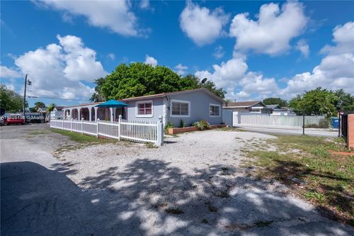 2800 Nw 94th St, Miami, FL, 33147-2928 | Card Image