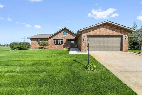 3905 Bent Oak Trl, Elkhart, IN, 46517-3851 | Card Image