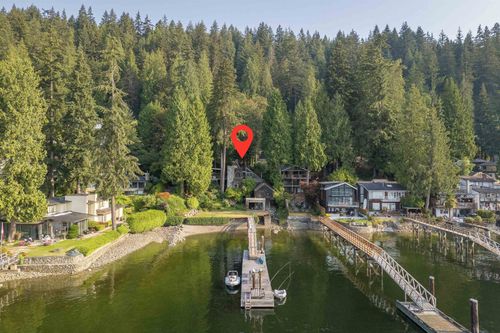 2802 Panorama Dr, North Vancouver, BC, V7G1V6 | Card Image