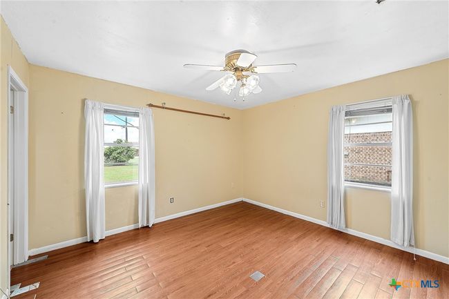 518 E Avenue G, House other with 3 bedrooms, 2 bathrooms and null parking in Rosebud TX | Image 10