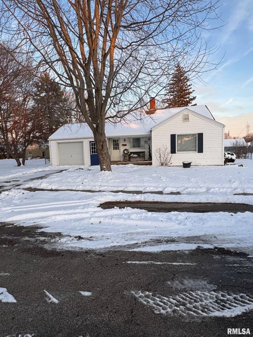 210 Maplewood Blvd, Dunlap, IL, 61525-9757 | Card Image