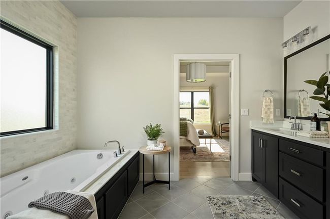 3105 Nw Berkebile Ln, House other with 4 bedrooms, 4 bathrooms and null parking in Lee's Summit MO | Image 23