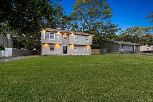 25 Nord Park Blvd, Middle Island, NY, 11953-1839 | Card Image