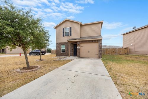 201 Yearwood Ln, Jarrell, TX, 76537-1906 | Card Image