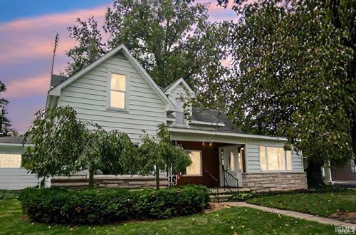 303 E Main St, Medaryville, IN, 47957-8196 | Card Image