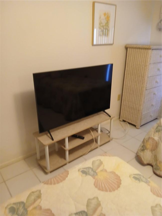 SAMSUNG TV MASTER BEDROOM | Image 18