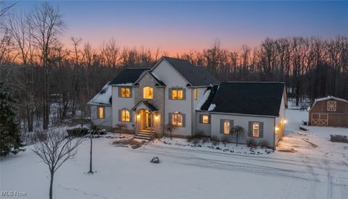 9685 Campton Ridge Dr, Chardon, OH, 44024-8663 | Card Image