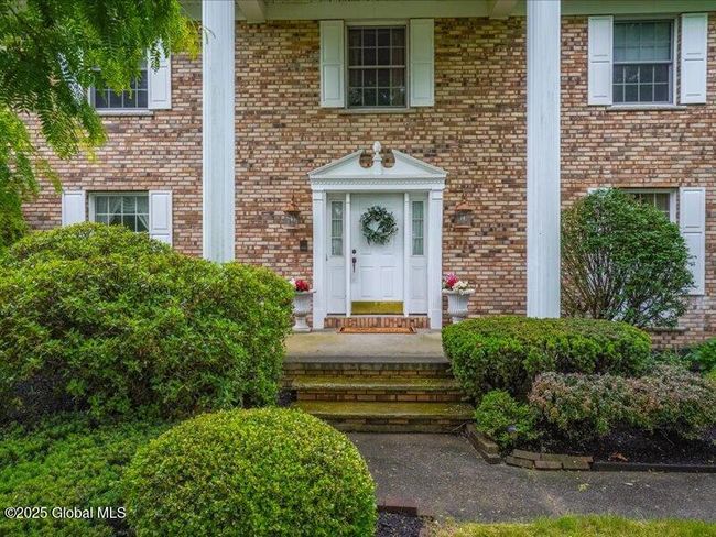 3077 New Williamsburg Dr, House other with 4 bedrooms, 4 bathrooms and 6 parking in Schenectady NY | Image 4