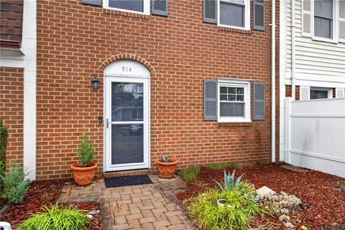 914 C Avenue, Virginia Beach, VA, 23451 | Card Image