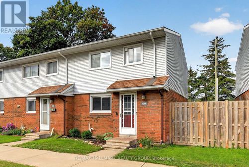 60-1045 Morrison Dr, Ottawa, ON, K2H7L2 | Card Image