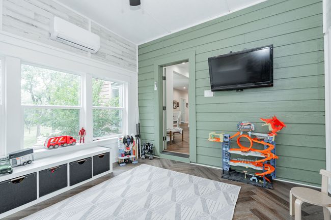 Office, studio or game room | Image 11