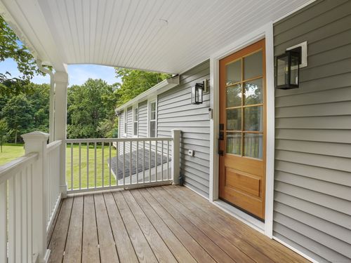67 Hill Rd, Redding, CT, 06896-2318 | Card Image