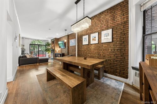 2a-243 E 77th St, New York, NY, 10075-2132 | Card Image