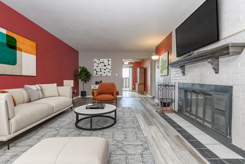 c7-1356 Greenhedge Road, Pewaukee, WI, 53072 | Card Image