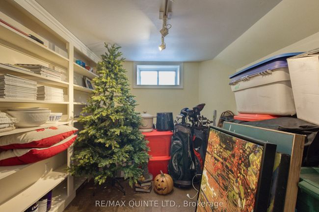 291 Dufferin Ave, House other with 2 bedrooms, 2 bathrooms and 8 parking in Belleville ON | Image 32