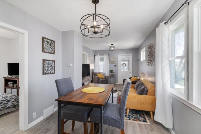 Dedicated dining area - furnishings negotiable | Image 7