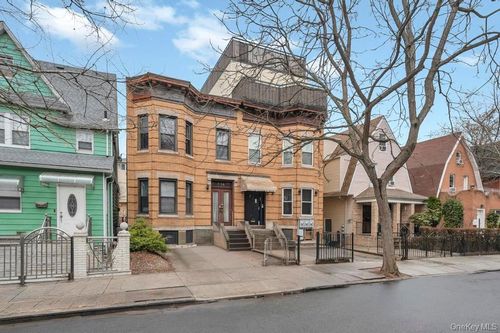 634 E 3rd Street, New York, NY, 11218 | Card Image