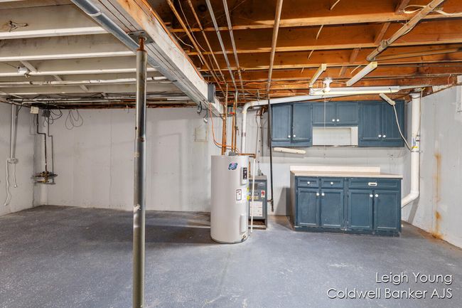 Laundry/Storage | Image 35