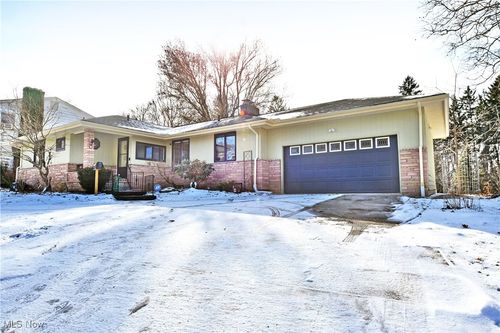 815 Old Furnace Rd, Youngstown, OH, 44511-1469 | Card Image