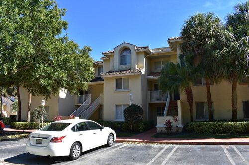 6202-6202 Glenmoor Dr, West Palm Beach, FL, 33409-2826 | Card Image