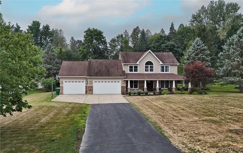 60 Kettle Run, East Aurora, NY, 14052-9660 | Card Image
