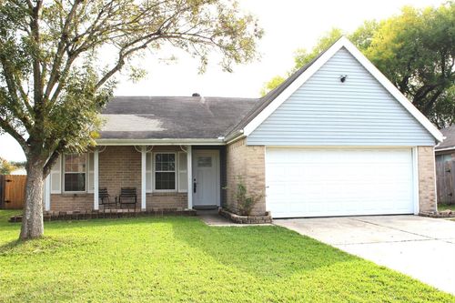 805 Willow Creek Dr, La Porte, TX, 77571-2597 | Card Image