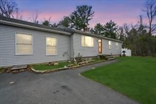 71 Sun Valley Rd, Holyoke, MA, 01040-9621 | Card Image