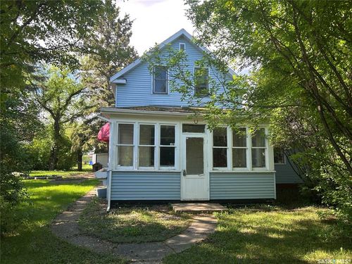 327 4th Ave E, Canora, SK, S0A0T0 | Card Image