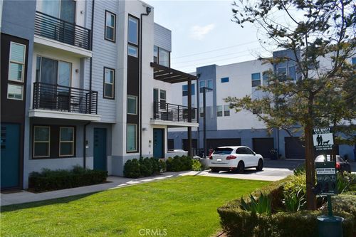 321 Placemark, Irvine, CA, 92614 | Card Image