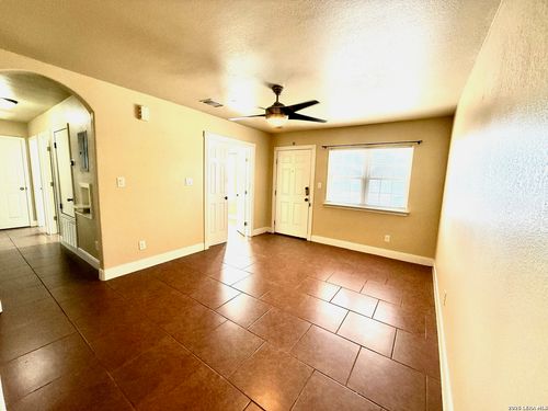 451 Hub Ave, San Antonio, TX, 78220-1316 | Card Image