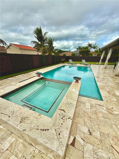 2190 Nw 16th Pl, Homestead, FL, 33030-2806 | Card Image