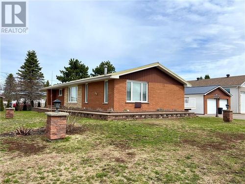 30 Church St, Sturgeon Falls, ON, P2B1G2 | Card Image