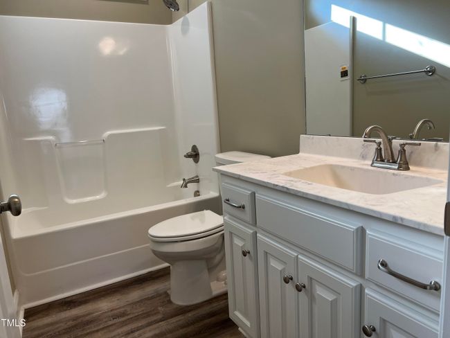 Guest Bathroom | Image 17