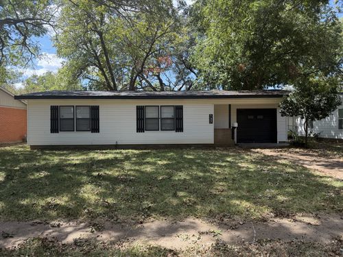 137 Bowie St, McGregor, TX, 76657-1007 | Card Image