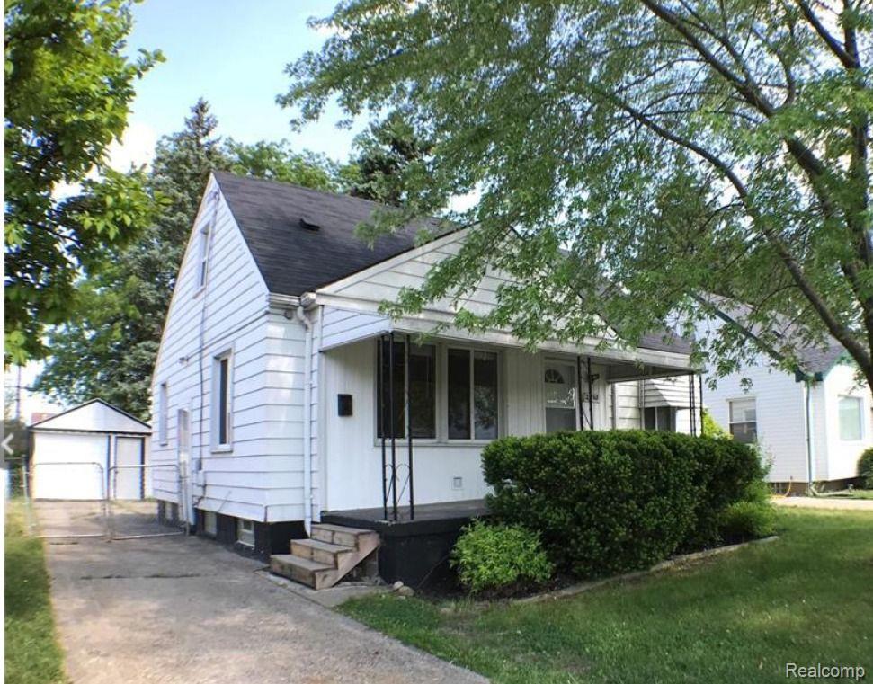 Gascony Ave, Eastpointe, MI 48021