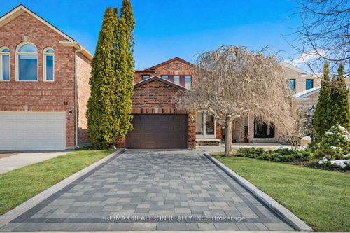 31 Cougar Crt, Richmond Hill, ON, L4S1H7 | Card Image