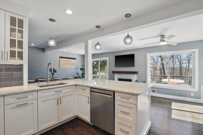 Kitchen | Image 12