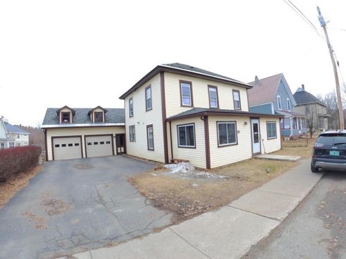 75 Autumn St, Newport, VT, 05855-1802 | Card Image