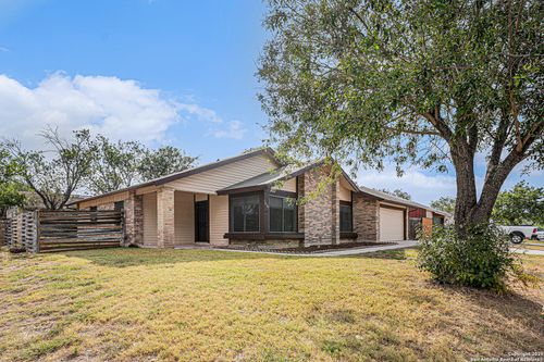 5614 Misty Gln, San Antonio, TX, 78247-1361 | Card Image